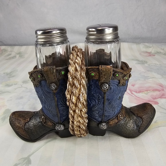 Rustic Cowboy Boot Salt and Pepper Shaker Holder with Rope‎ Accent - Picture 3 of 8